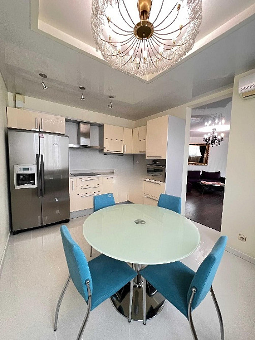 Стильна 2-кімнатна квартира 85 м² з якісним ремонтом вул. М. Гришка 9 Київ - зображення 3