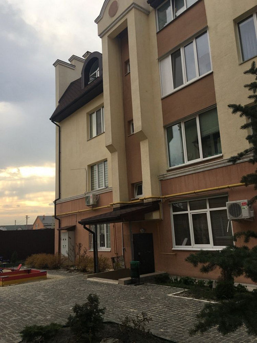 Простора квартира в центі Бучі Bucha - photo 4