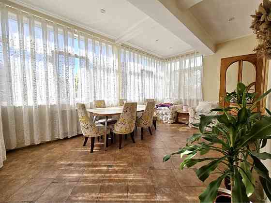 ЦЕНТР! Здам ПРОСТОРУ 3х кімнатну з ДВОРОМ, УНіВЕРСИТЕТСЬКА - Сковороди Chernivtsi