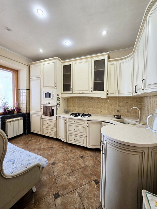 ЦЕНТР! Здам ПРОСТОРУ 3х кімнатну з ДВОРОМ, УНіВЕРСИТЕТСЬКА - Сковороди Chernivtsi - photo 1