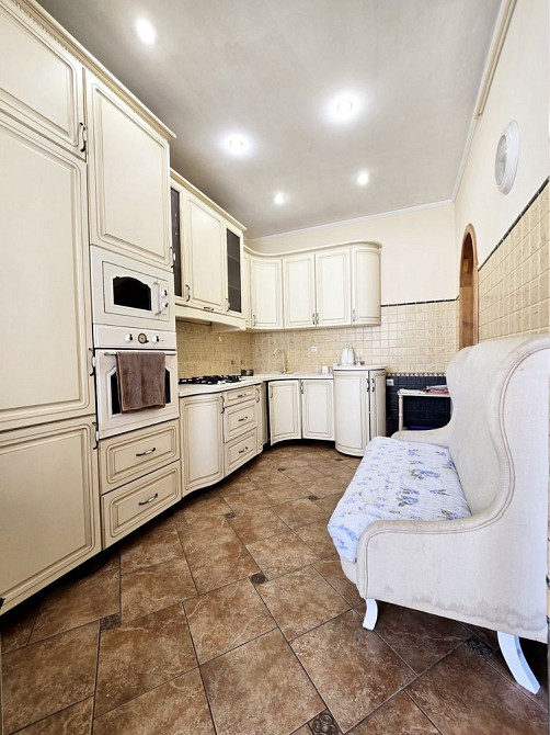 ЦЕНТР! Здам ПРОСТОРУ 3х кімнатну з ДВОРОМ, УНіВЕРСИТЕТСЬКА - Сковороди Chernivtsi - photo 3