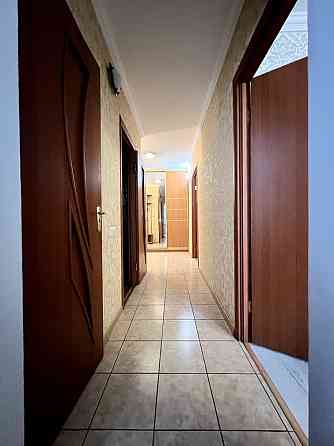 Науки 16, 2 пов, м. Деміївська 10хв пішки, 2 кімнатна Київ