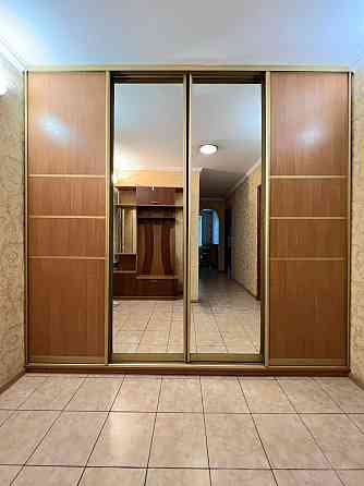 Науки 16, 2 пов, м. Деміївська 10хв пішки, 2 кімнатна Київ