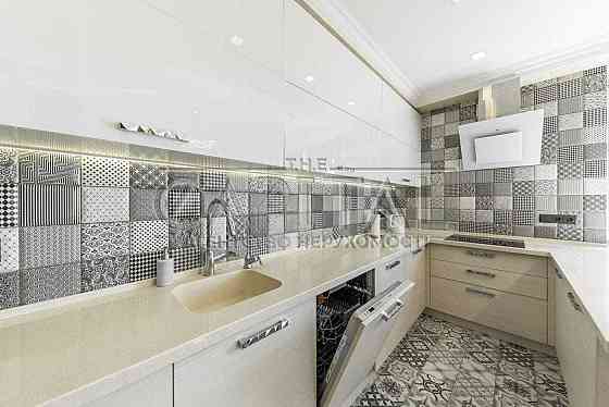 Київ, Голосіївський район, пр-т Глушкова Академіка, 9д Kyiv