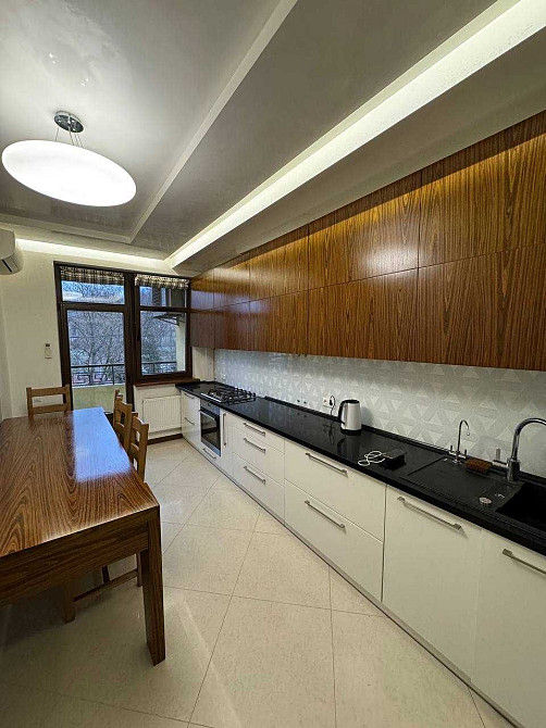 Оренда квартири в новобудові бізнес класу. Панорамний вигляд на місто Львів - зображення 5