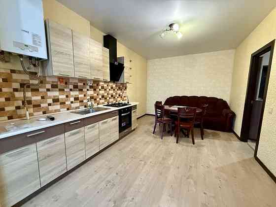 Оренда великої 1К- 47 м2, ква-ри у Вишневому Вишневе