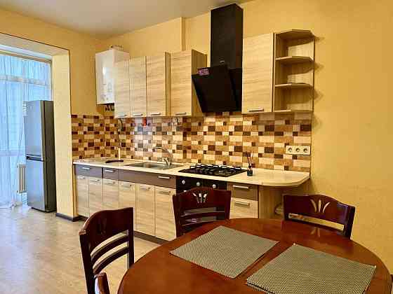 Оренда великої 1К- 47 м2, ква-ри у Вишневому Вишневе