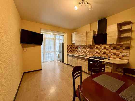 Оренда великої 1К- 47 м2, ква-ри у Вишневому Вишневе