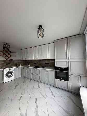 Оренда двоповерхвої квартири з каміном Хмельницький