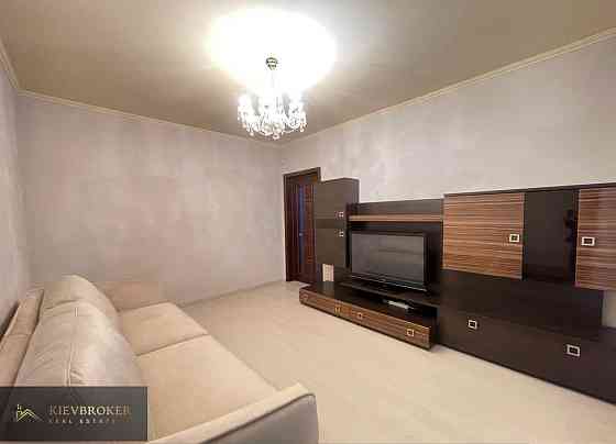 Продам 3-к з ремонтом 82м2 Анни Ахматової 15 метро Позняки Kyiv