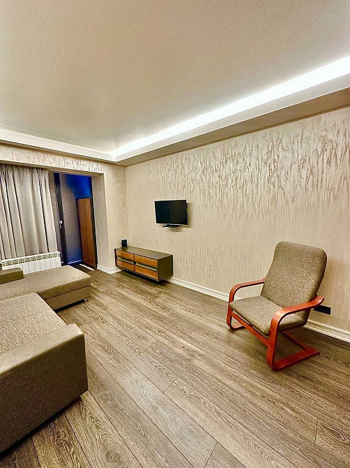 Рибальська 11. Оренда 1 кімнатної квартири. Метро Печерська 7 хвилин. Київ - зображення 1