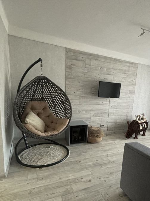 Власник. Затишна 2-к.кв. р-н ТРЦ Квадрат ,Воскресенка) Київ - зображення 1