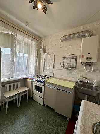 Продам 1 кімнатну квартиру на середньому поверсі 