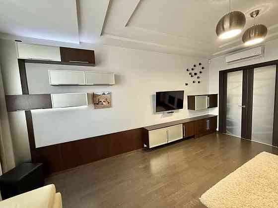 Оренда 2 кімнатної квартири вул. Вашингтона в новобудові Львов