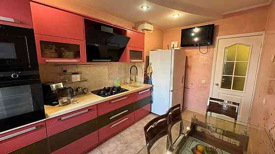 Продам 3 кімнатну квартиру з ремонтом на вулиці Бочарова. Одеса