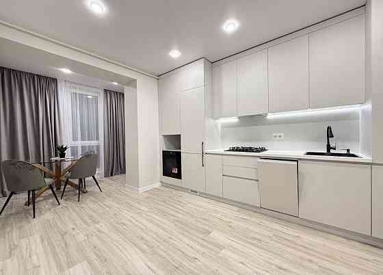 1-Кімнатна 47 кв.м. «На Щасливому» Кухня-Студія + Велика Кімната! Ровно