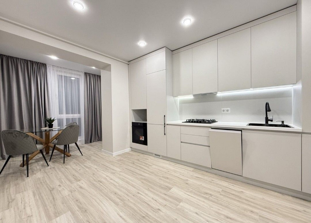 1-Кімнатна 47 кв.м. «На Щасливому» Кухня-Студія + Велика Кімната! Ровно - изображение 2