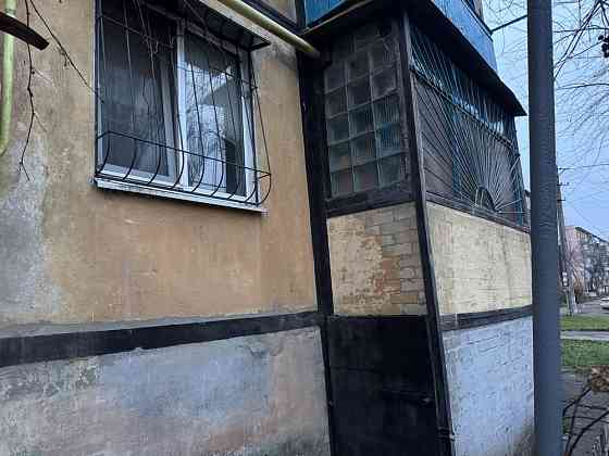 Продам 2-кімнатну квартиру Джона Маккейна 