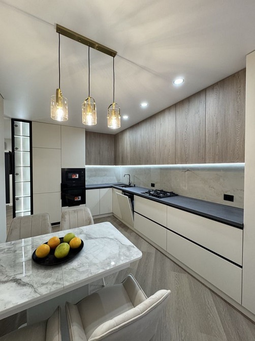 Продам шикарну 2 кім квартиру+відпочинкова у престижному ЖК, центр Ивано-Франковск - изображение 1