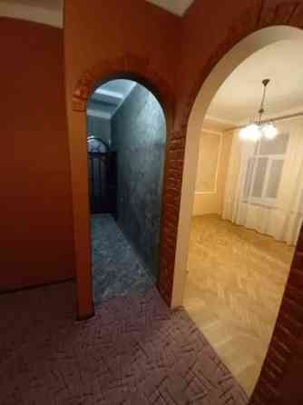 Трикімнатна сталінка на 1ст.Фонтану - парк навпроти, море 15 хв.пішки Одеса