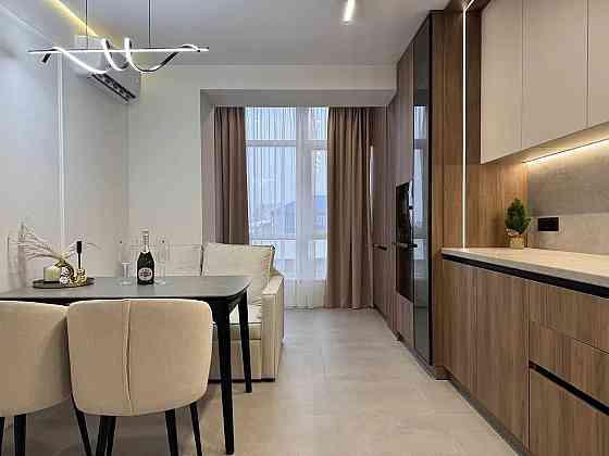 Двокімнатна з якісним ремонтом поруч центру Ивано-Франковск