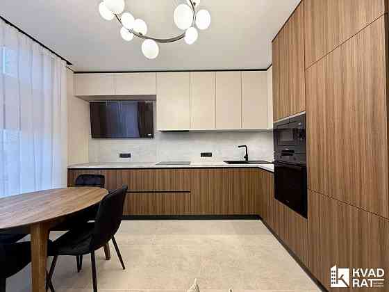 Укомплектована видова двокімнатна квартира біля озера. 7 поверх Ивано-Франковск