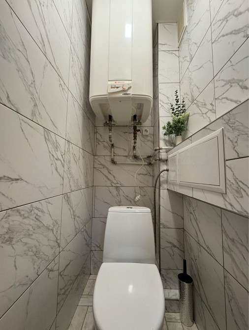 Продаж 3 кімнатної квартири на Коновальця в хорошому житловому стані Рівне - зображення 8