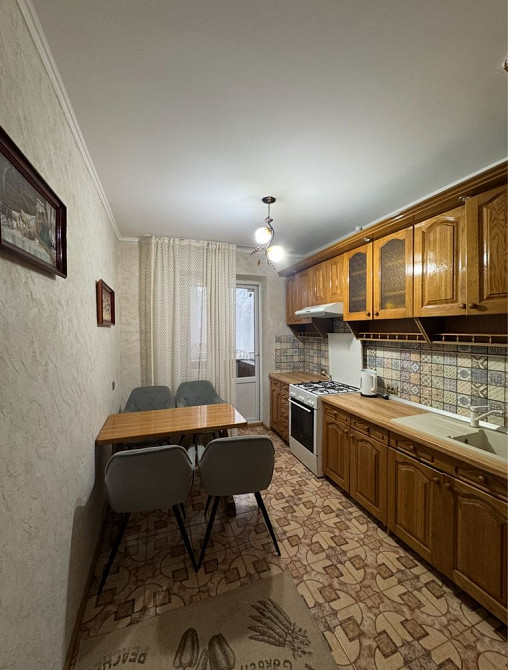 Продаж 3 кімнатної квартири на Коновальця в хорошому житловому стані Рівне - зображення 1