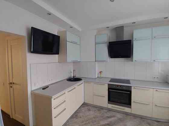 Оренда 2-кімнатної квартири 74 кв.м..Вул. Білицька, 18 Київ