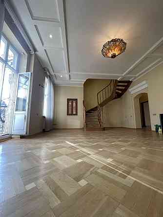 Продаж квартири в австрійському будинку франківський р-н Львов