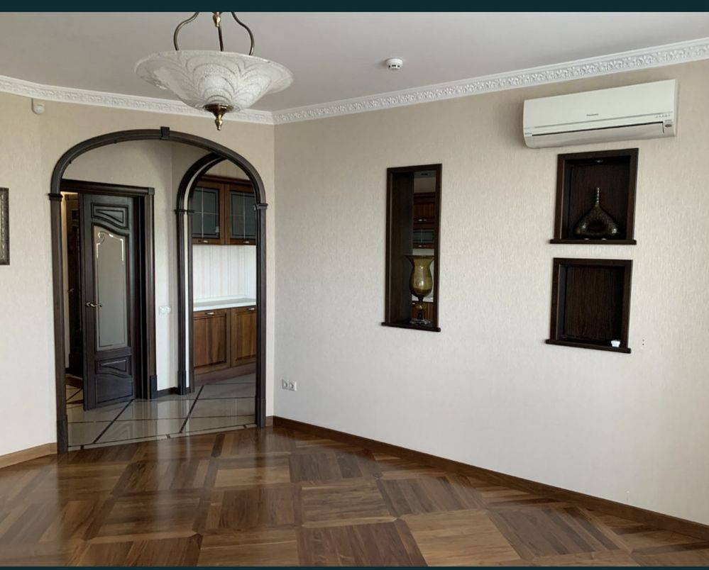 Довгострокова оренда 2к квартири по вул. Миколи Амосова 4 Киев - изображение 1