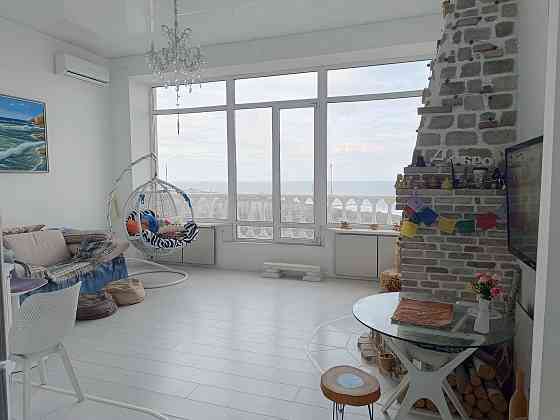 Продам евродвушку с паноромным видом на море Черноморск! Черноморск