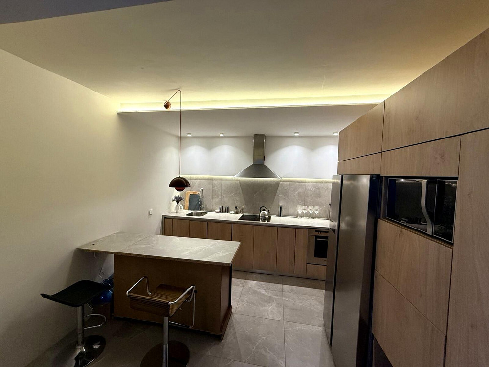 Сучасна 3-к квартира 100 м² з ремонтом в стилі  LOFT вул Бальзака 55-В Киев - изображение 1