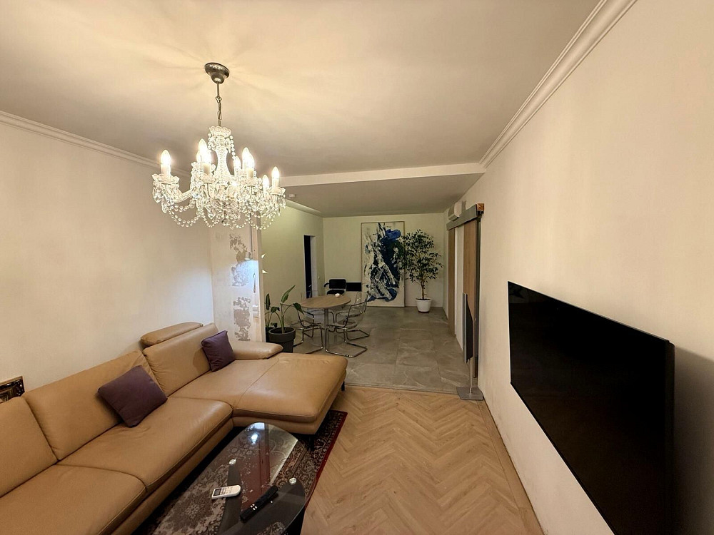 Сучасна 3-к квартира 100 м² з ремонтом в стилі  LOFT вул Бальзака 55-В Киев - изображение 8