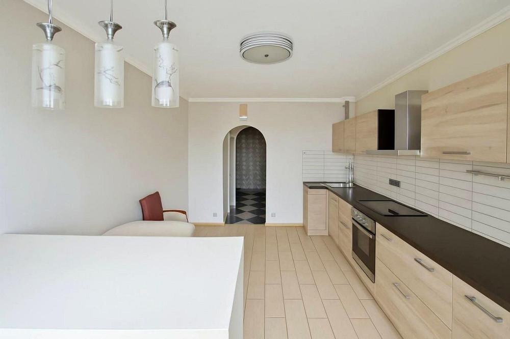 Простора та затишна 3-кімнатна квартира 90 м² П. Григоренка 14 Киев - изображение 3