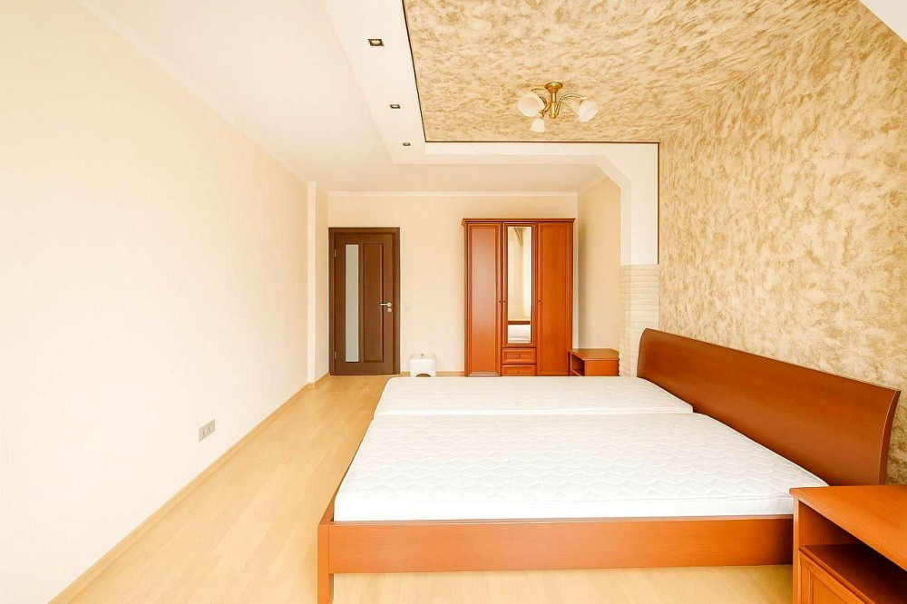 Простора та затишна 3-кімнатна квартира 90 м² П. Григоренка 14 Киев - изображение 2