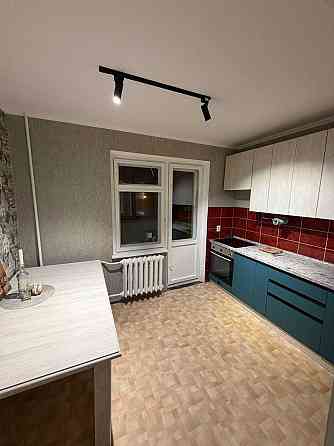 не високий поверх, Продається квартира, 3хв метро Харківська Киев