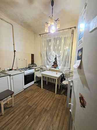 Сдам 3к сталинку на Гоголя дом 23, первый этаж, газ Дніпро