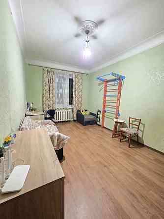 Сдам 3к сталинку на Гоголя дом 23, первый этаж, газ Дніпро