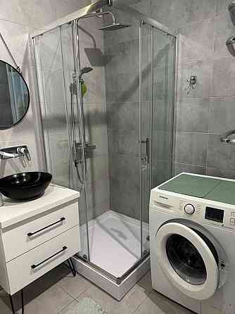 Оренда 2 кімнатної новобудови з зарядкою власного електрокару Рівне