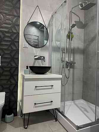 Оренда 2 кімнатної новобудови з зарядкою власного електрокару Рівне