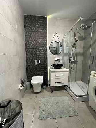 Оренда 2 кімнатної новобудови з зарядкою власного електрокару Рівне