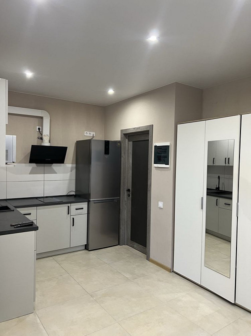Світла 1-кімнатна квартира 40 м² біля метро Славутич — новий ремонт Киев - изображение 1