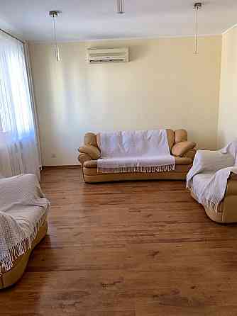 Простора 2-кімнатна квартира 82 м² вул. Бориса Гмирі 9-В Київ