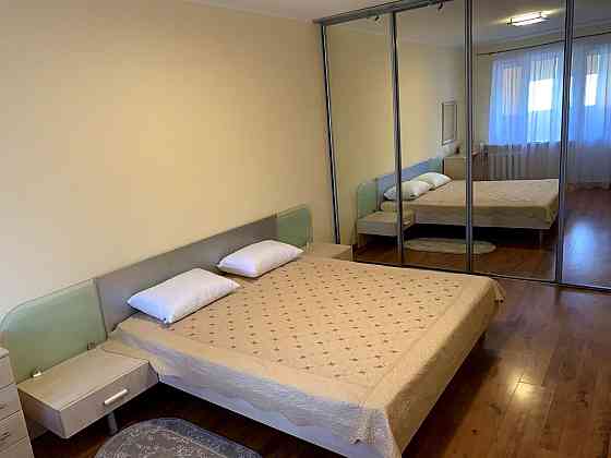 Простора 2-кімнатна квартира 82 м² вул. Бориса Гмирі 9-В Київ