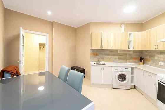 Продам 1-кімнатну квартиру метро Деміїївська 15 хв Саперно-Слобідська Київ