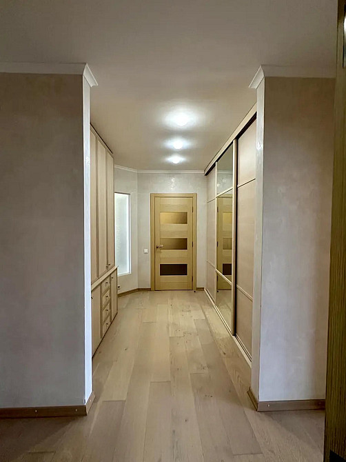 Простора та затишна 3-кімнатна квартира вул. Олександра Мишуги Київ - зображення 8