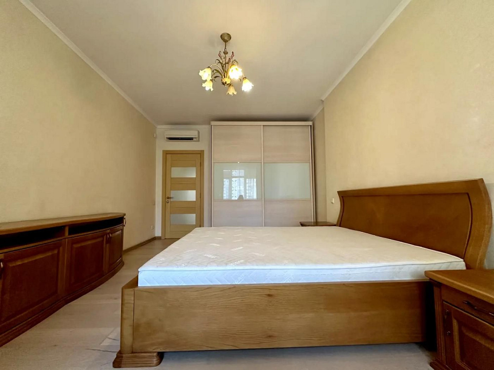 Простора та затишна 3-кімнатна квартира вул. Олександра Мишуги Київ - зображення 6