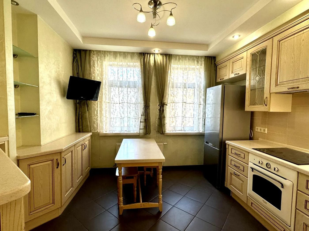 Простора та затишна 3-кімнатна квартира вул. Олександра Мишуги Київ - зображення 4