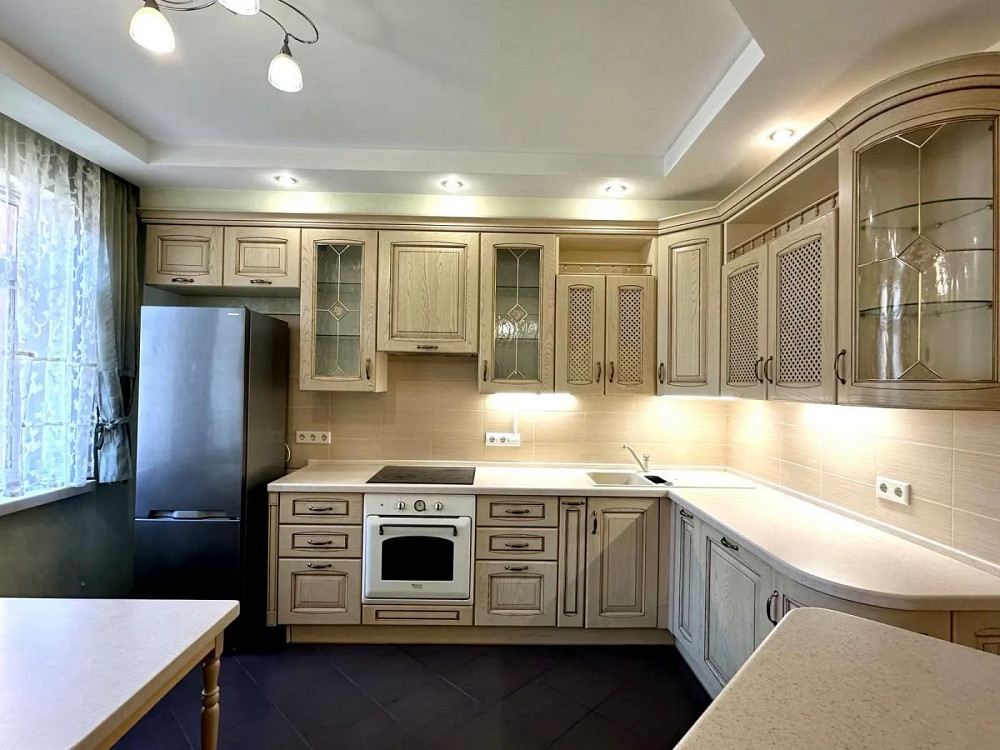 Простора та затишна 3-кімнатна квартира вул. Олександра Мишуги Київ - зображення 3